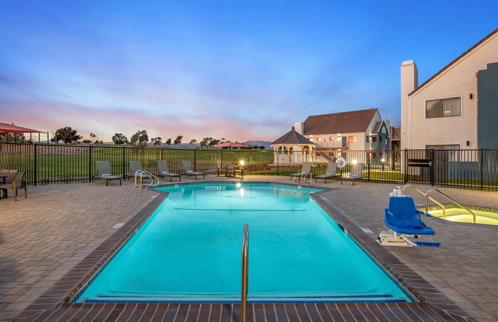 Staybridge Suites Oxnard - River Ridge By Ihg Kültér fotó